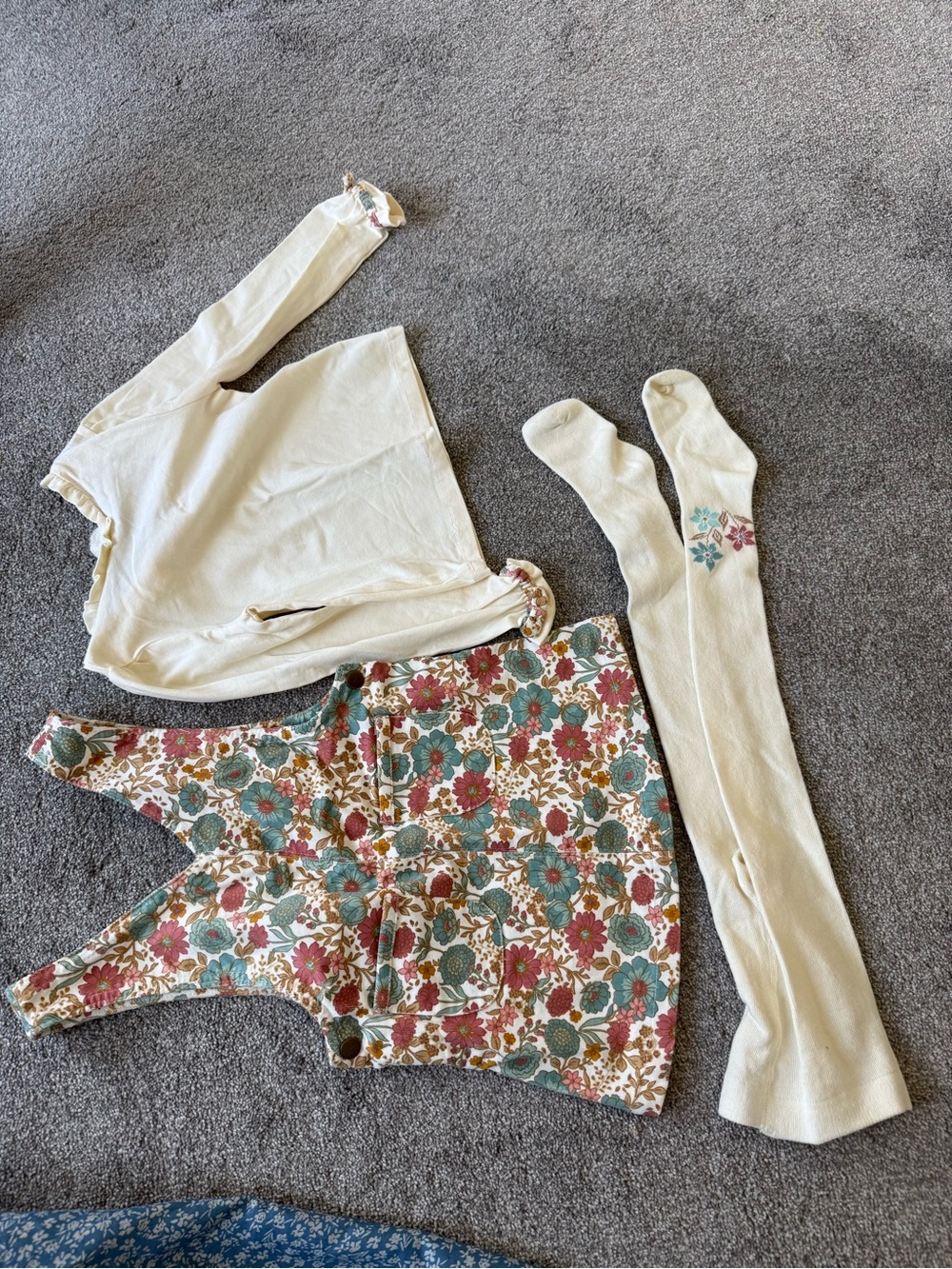 Tommy Bahama Cream Top, Floral Overall Dress & Cream Tights Set